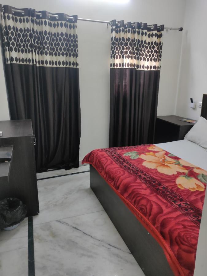 Hotel Khubsaras Palace By Chhabra'S 阿格拉 外观 照片